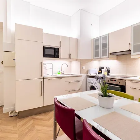 Guestready - Chic And Central Near Attractions